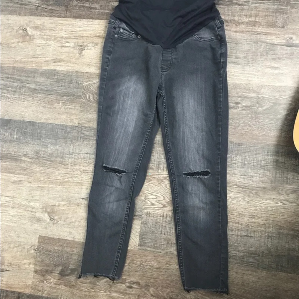 Liz Lange Maternity ankle jeans